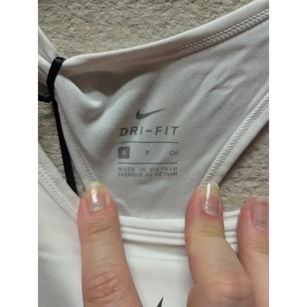 Nike nwt swoosh